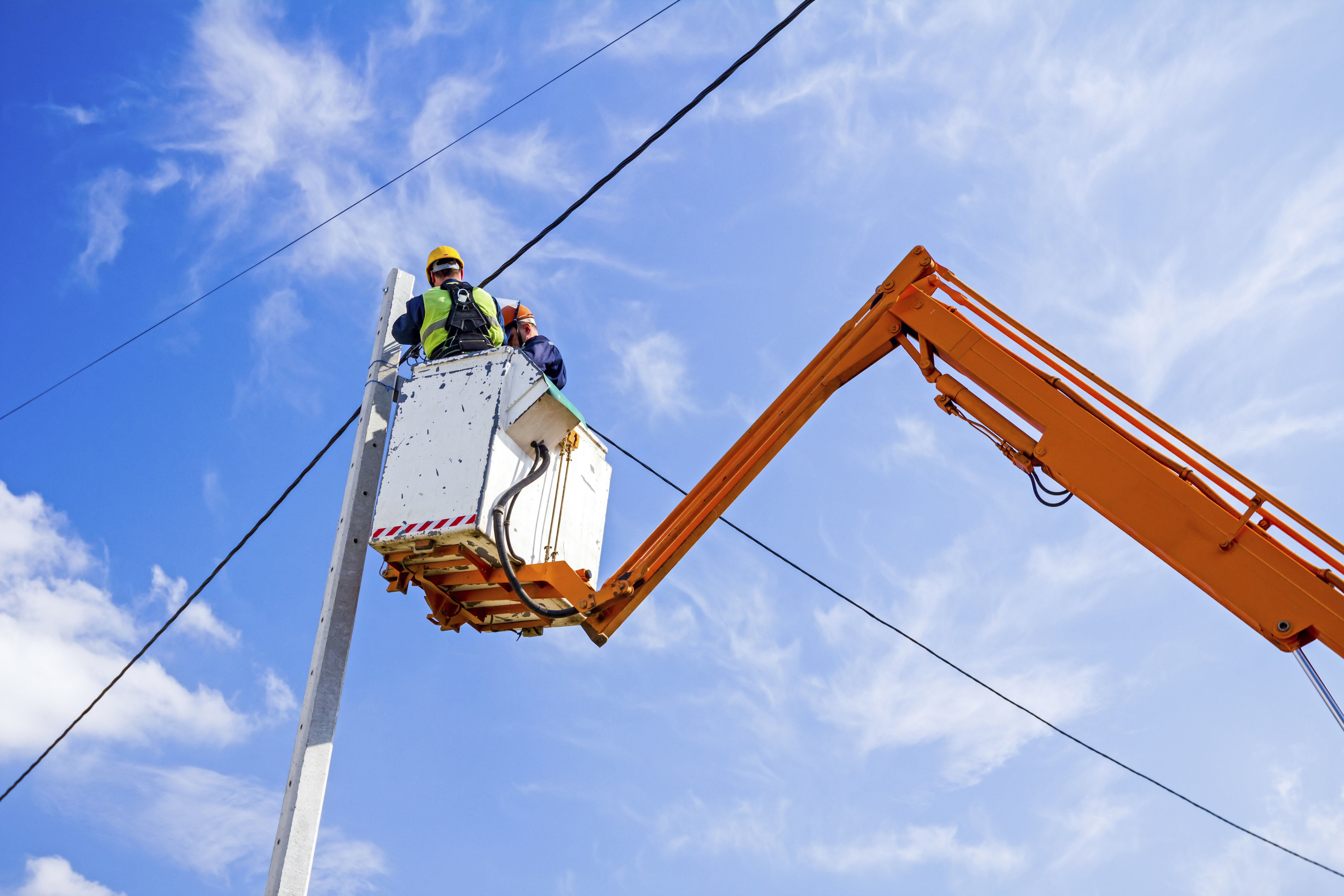 Electricians-in-cherry-picker