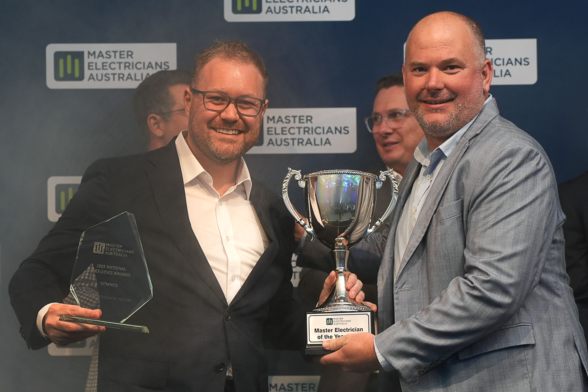 EA-Nationals-master-electrician-winner-trophy-04732-land