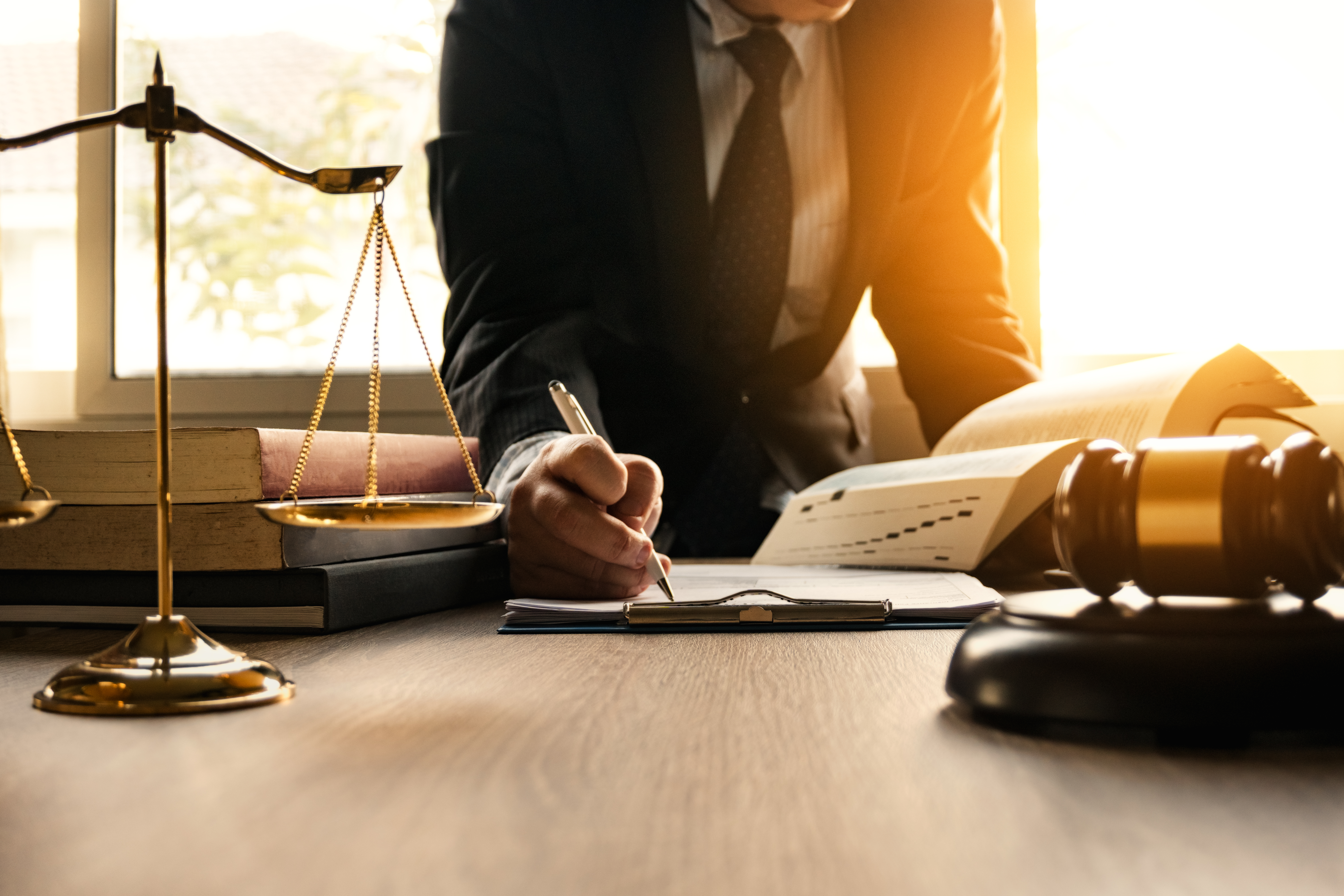 lawyer-court-justice